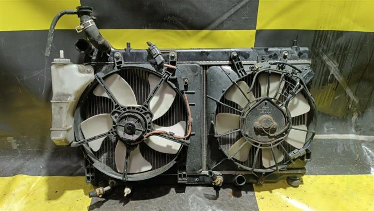 Радиатор основной Хонда Фит в Таганроге 105259