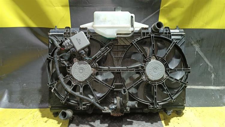 Радиатор основной Ниссан Скайлайн в Таганроге 105354