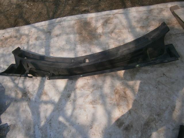 Решетка под лобовое стекло Тойота Королла Румион в Таганроге 25550