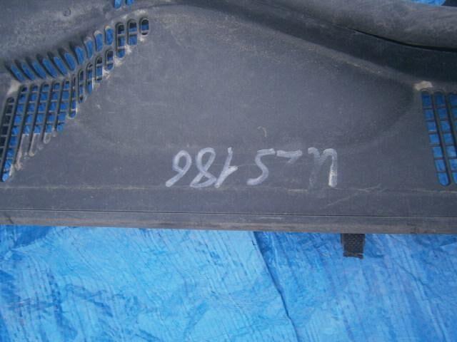Решетка под лобовое стекло Тойота Краун в Таганроге 25698