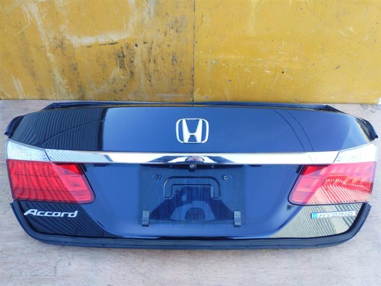 Крышка багажника Хонда Аккорд в Таганроге 50872