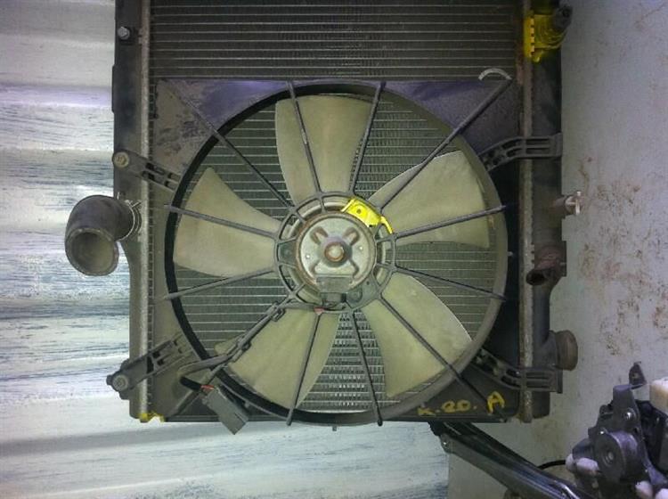 Диффузор радиатора Хонда Стрим в Таганроге 7847